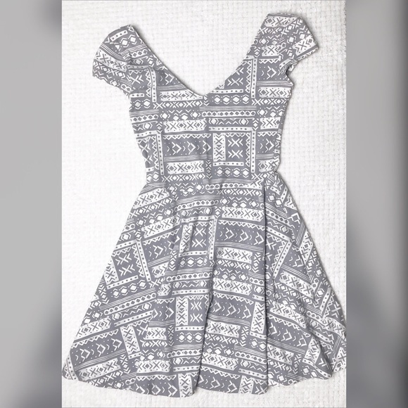 grey and white dress - Picture 2 of 2